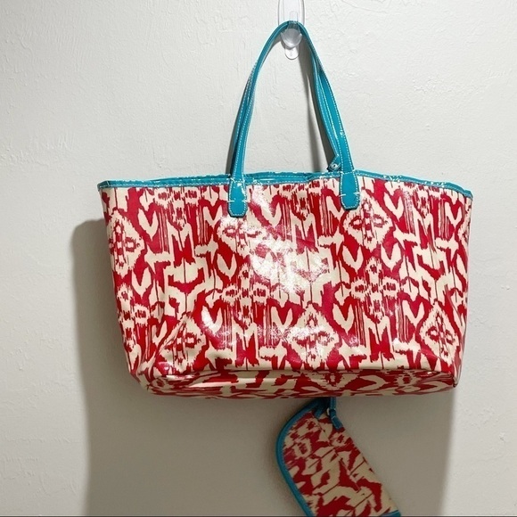 CLAVA Women’s WELLIE MARKET TOTE in Red Turquoise Ikat Print - Picture 2 of 7